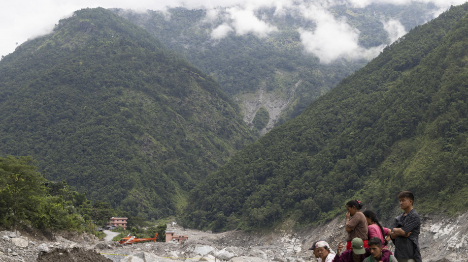 L'Ue invia ulteriori aiuti al Nepal devastato dalle inondazioni