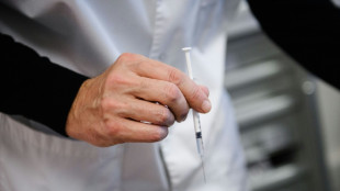 Estudo reforça benefícios de vacinas contra covid em crianças e adolescentes