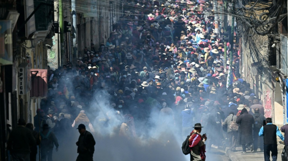 Fortes confrontos em protestos massivos contra presidente da Bol&iacute;via