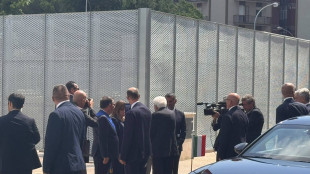 Mattarella ad Andria per decennale strage ferroviaria, applausi e strette di mano