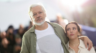 Wikileaks-Gründer Julian Assange in Cannes - US-Filmemacher stellt Biopic vor