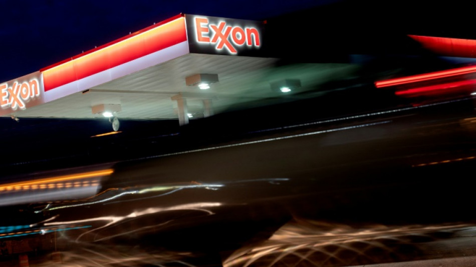 Las reservas comerciales de petr&oacute;leo caen m&aacute;s de lo esperado en EEUU