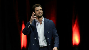 Warner presenta arriesgada reedición de "Superman" y una nueva película de DiCaprio