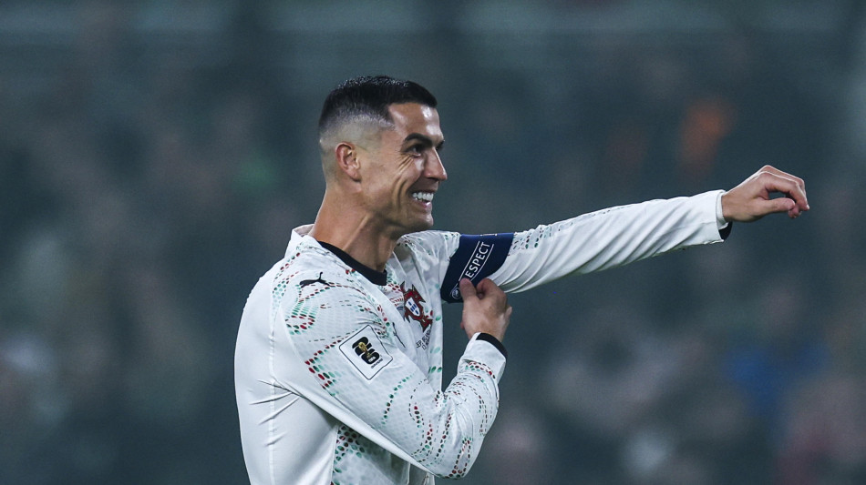 Calcio: Cristiano Ronaldo, 'non smetto finche' non arrivo a 1.000 gol'