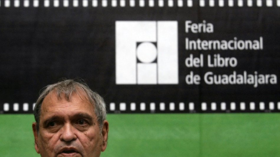 El poeta venezolano Rafael Cadenas afirma, a sus 93 a&ntilde;os, que seguir&aacute; escribiendo