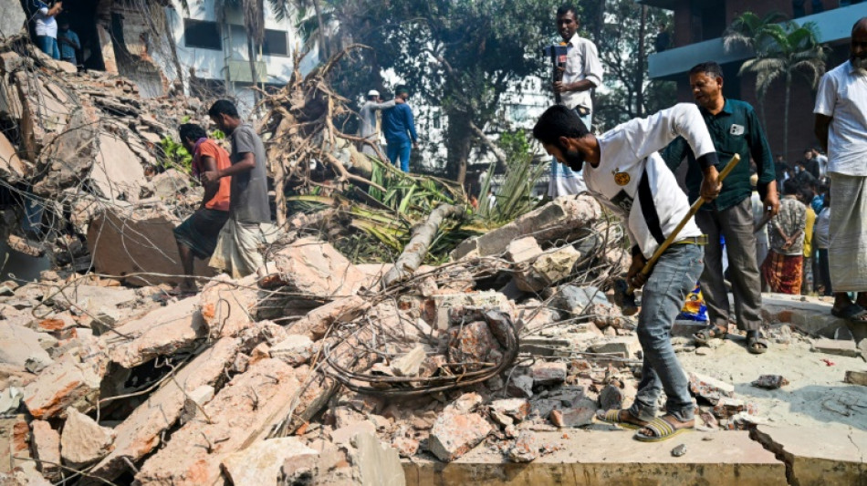 Bangladesh: des manifestants d&eacute;truisent des b&acirc;timents li&eacute;s &agrave; l'ex-dirigeante renvers&eacute;e
