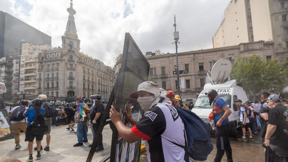 Argentina, il governo d&agrave; istruzioni ai giornalisti per le proteste di domani