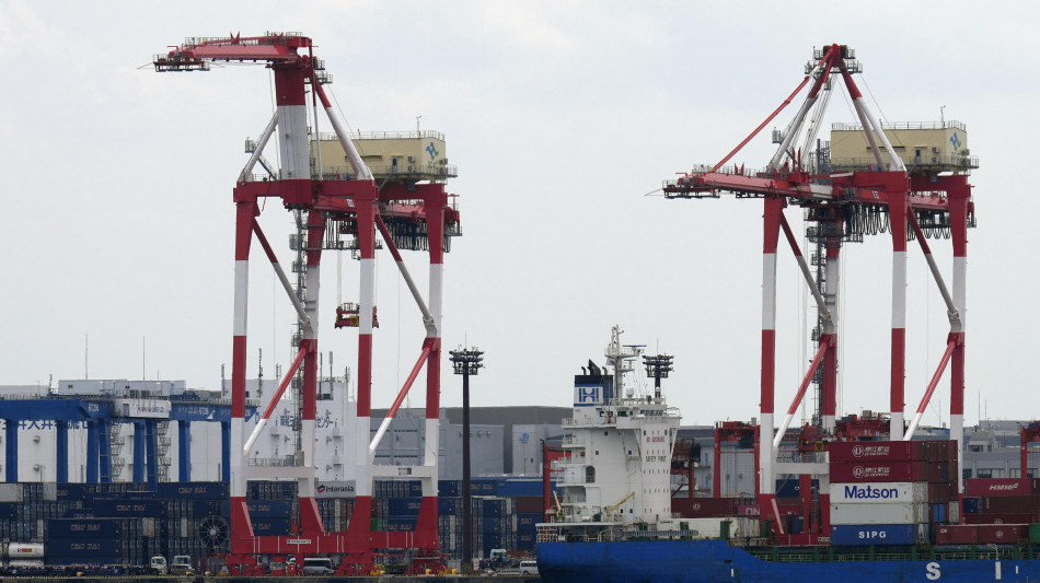 Il petrolio continua a correre, il Brent punta i 103 dollari