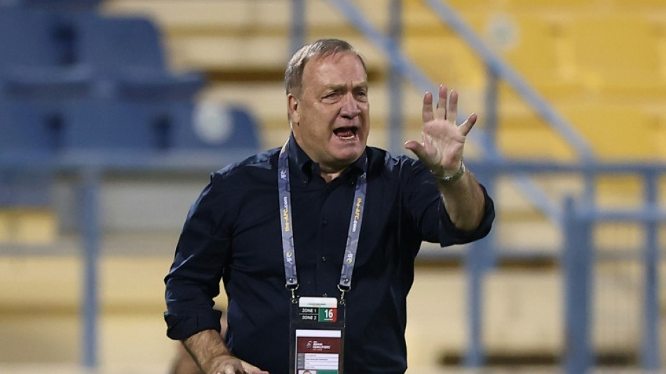 T&eacute;cnico Dick Advocaat reassume sele&ccedil;&atilde;o de Cura&ccedil;ao a um m&ecirc;s da Copa