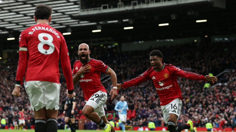 Carrick-Deb&uuml;t gegl&uuml;ckt: United bremst City im Stadtderby aus