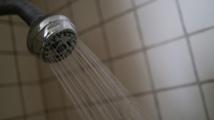 Trump firma orden para aumentar la presión del agua en las duchas