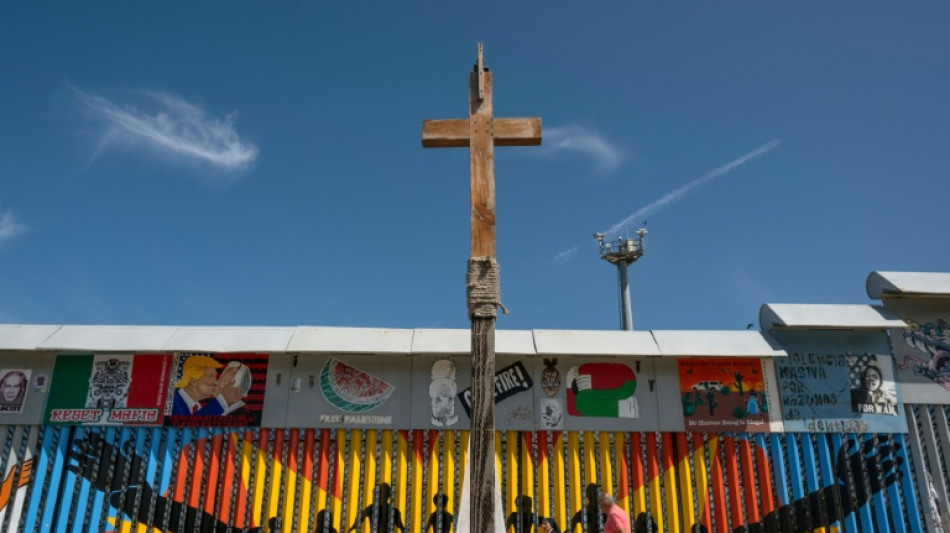 Migrants mourn pope who fought for their rights