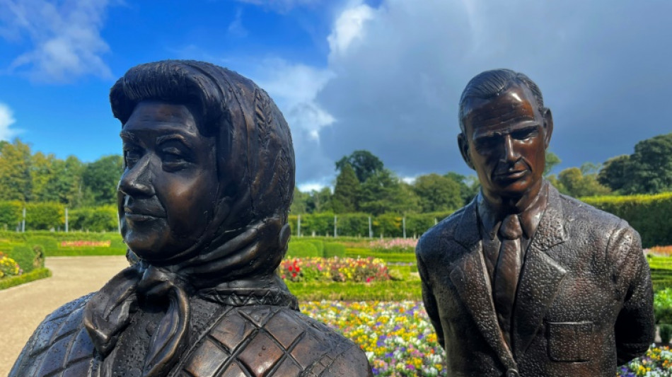 En Irlande du Nord, une nouvelle statue d'Elizabeth II suscite des r&eacute;actions mitig&eacute;es