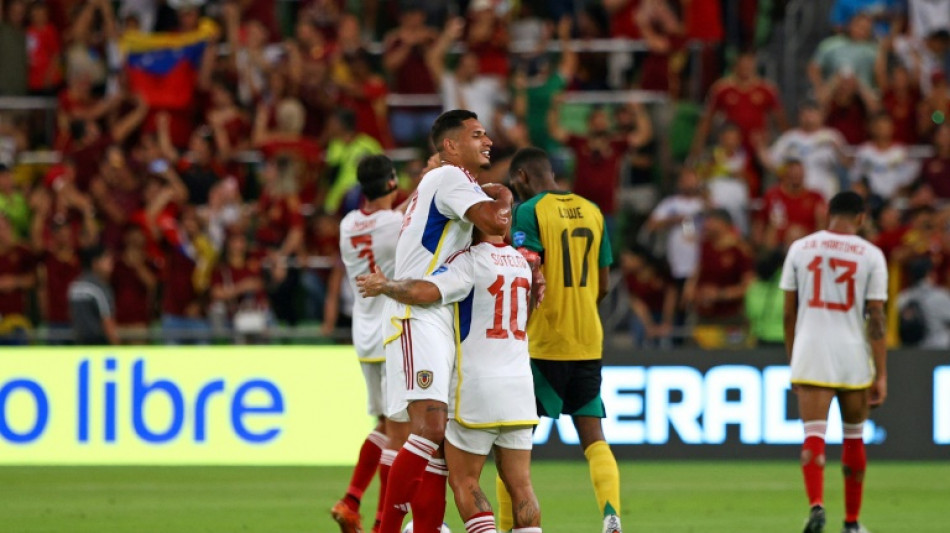 Venezuela vence Jamaica (3-0) e vai enfrentar Canad&aacute; nas quartas da Copa Am&eacute;rica