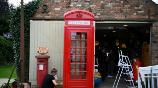 Caf&eacute;s o bibliotecas, la segunda vida de las cabinas telef&oacute;nicas brit&aacute;nicas