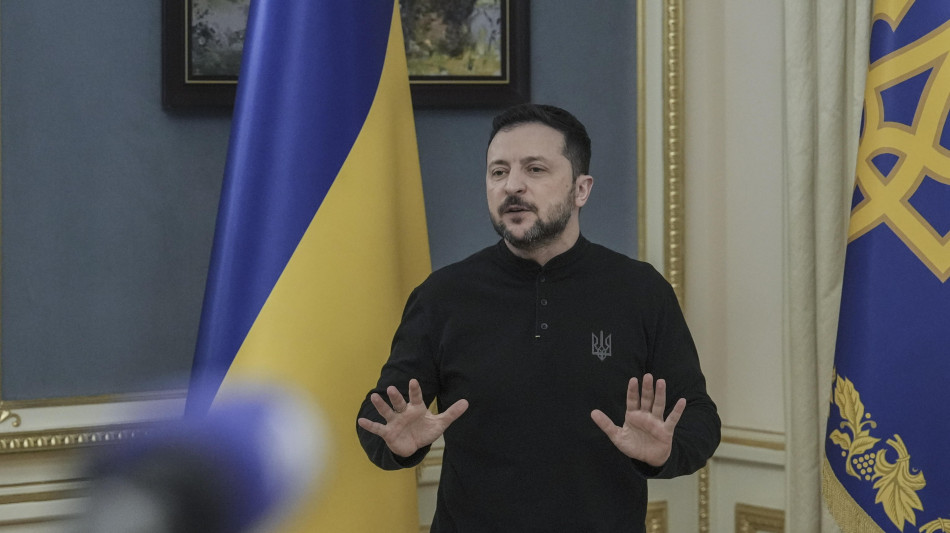 Zelensky, 'il primo obiettivo &egrave; fermare le uccisioni'