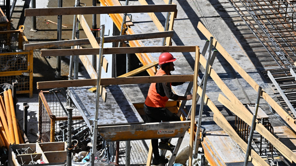 Confcommercio, scende ad aprile l'indice del disagio sociale