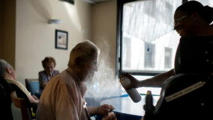 Dans un hôpital gériatrique de Lyon, des seniors à l'abri de la canicule