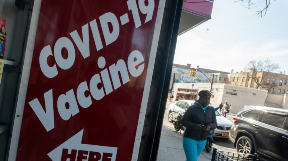 EUA deixa de recomendar vacinas contra a covid para crianças e grávidas