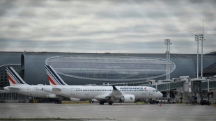 Al menos 1.000 vuelos cancelados en Francia por una huelga de controladores a&eacute;reos