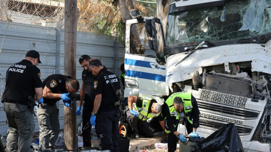 Isra&euml;l: un camion percute une station de bus, 29 bless&eacute;s selon la police