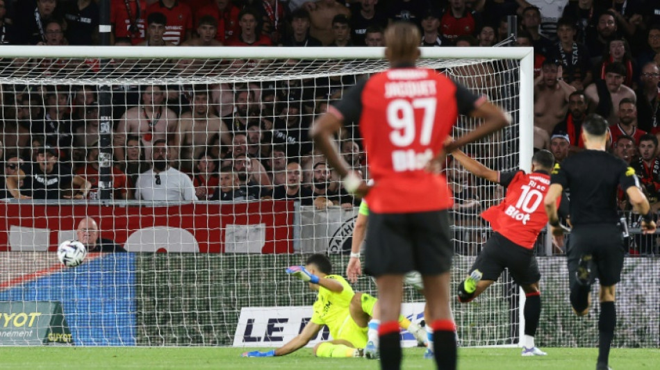 Olympique de Marselha perde no fim para o Rennes com dez jogadores na abertura da Ligue 1