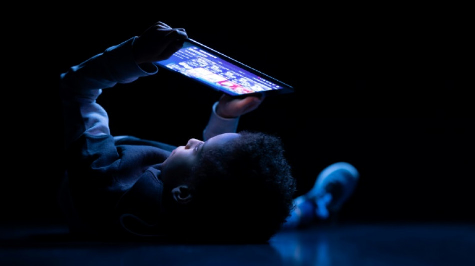 Enfants: des experts demandent à proscrire les écrans, très néfastes, avant six ans