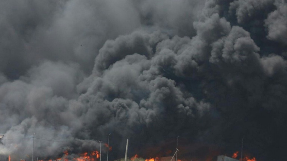 Iran: un grand port toujours en feu deux jours après une explosion, le bilan monte à 46 morts