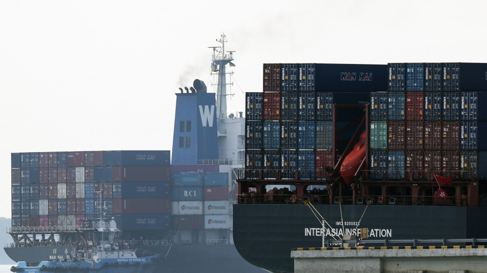 A Hormuz calano dell'89% transiti, merci ferme per 23,7 miliardi dollari