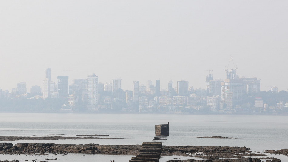 ++ Almeno 23 morti in un incendio a un night club in India ++