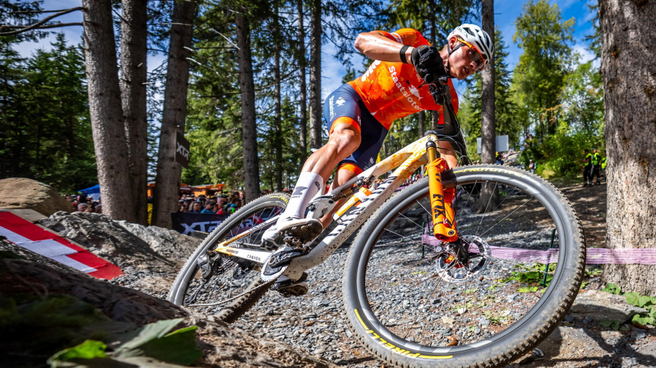 Ciclocross: successo di Van der Poel in Belgio, 17mo consecutivo