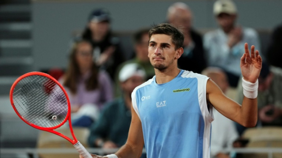 Arnaldi avan&ccedil;a &agrave;s semifinais em Roland Garros ap&oacute;s desist&ecirc;ncia de Berrettini