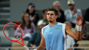 Arnaldi avan&ccedil;a &agrave;s semifinais em Roland Garros ap&oacute;s desist&ecirc;ncia de Berrettini