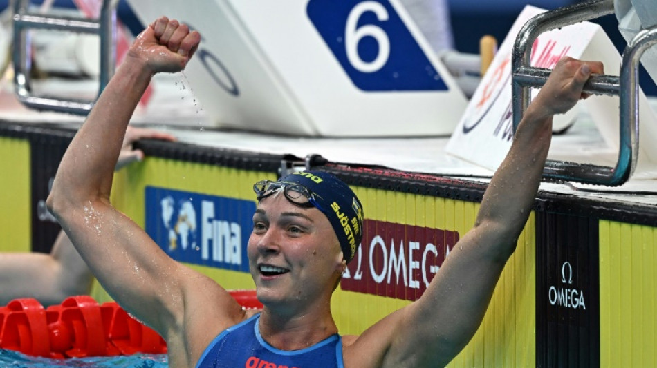 La veterana Sjostrom y la adolescente McIntosh completan dobletes en el Mundial de nataci&oacute;n