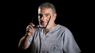 De Gaza al L&iacute;bano, el cirujano que opera a ni&ntilde;os heridos en la guerra