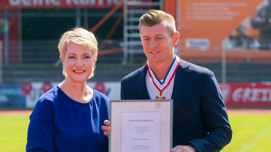 St&auml;ndchen f&uuml;r Opa: Kroos erh&auml;lt Verdienstorden