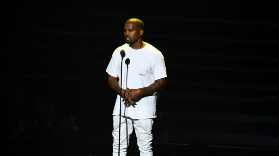 Kanye West pospone un concierto en Francia
