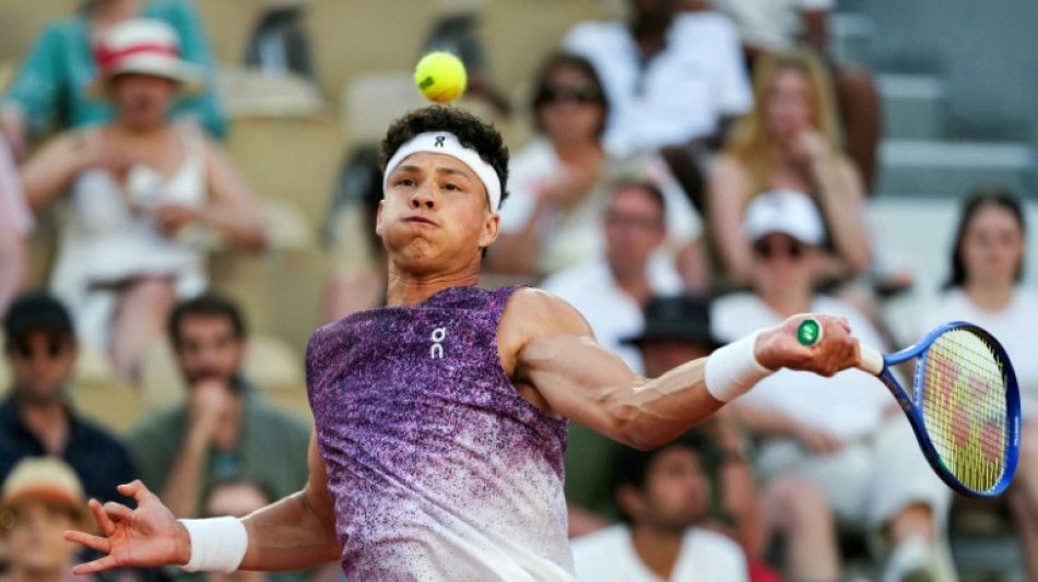 Ben Shelton, n&uacute;mero 5 do mundo, cai na 2&ordf; rodada em Roland Garros
