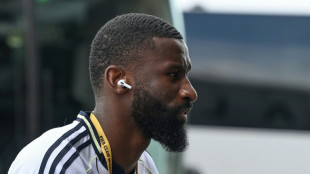 Antonio Rüdiger sofre lesão muscular na coxa