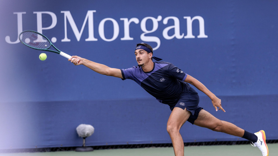 Tennis: esordio ok per Sonego, avanza al 2/o turno a Chengdu