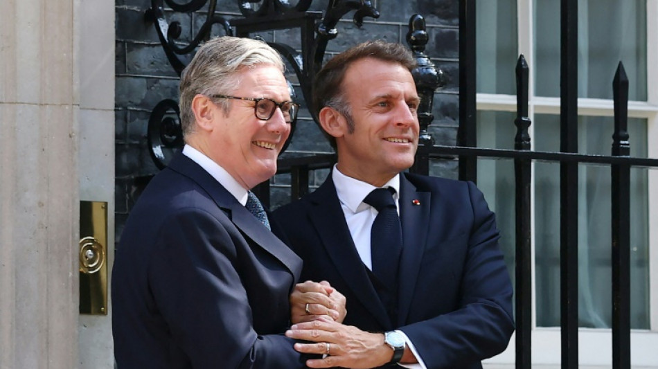 Francia y Reino Unido acuerdan un "proyecto piloto" sobre intercambio de migrantes