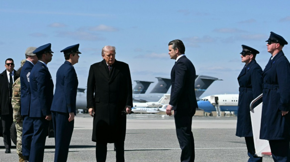 Trump asiste a repatriaci&oacute;n de restos de seis estadounidenses muertos en guerra con Ir&aacute;n