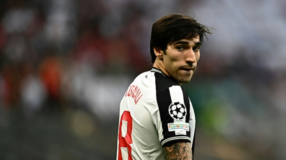 Sombra de um novo esc&acirc;ndalo paira sobre a 'Azzurra'