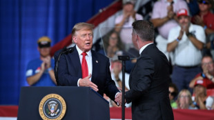 Trump k&uuml;ndigt in Beisein von Audi-Chef Milliarden-Investition des Autobauers in den USA an