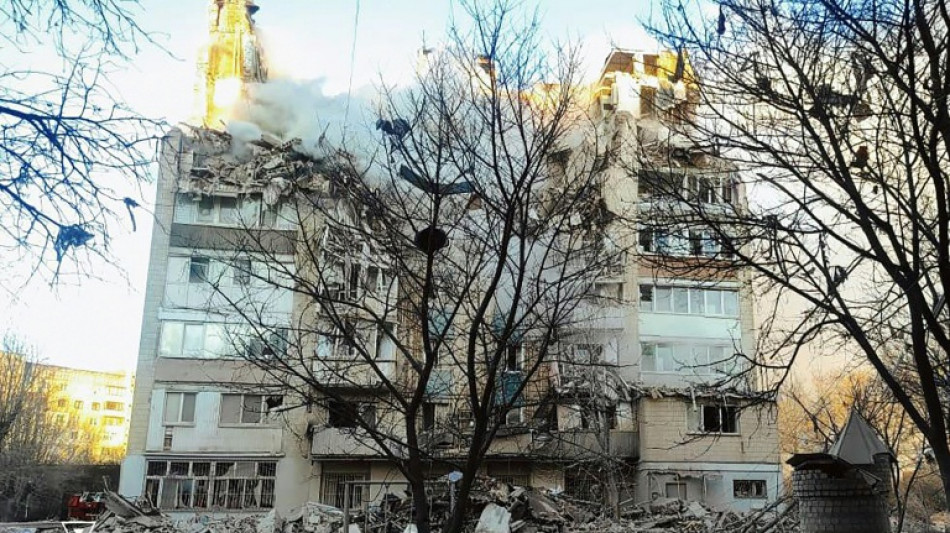 Ukraine: 25 morts dans une frappe russe, vaine tentative diplomatique de Zelensky