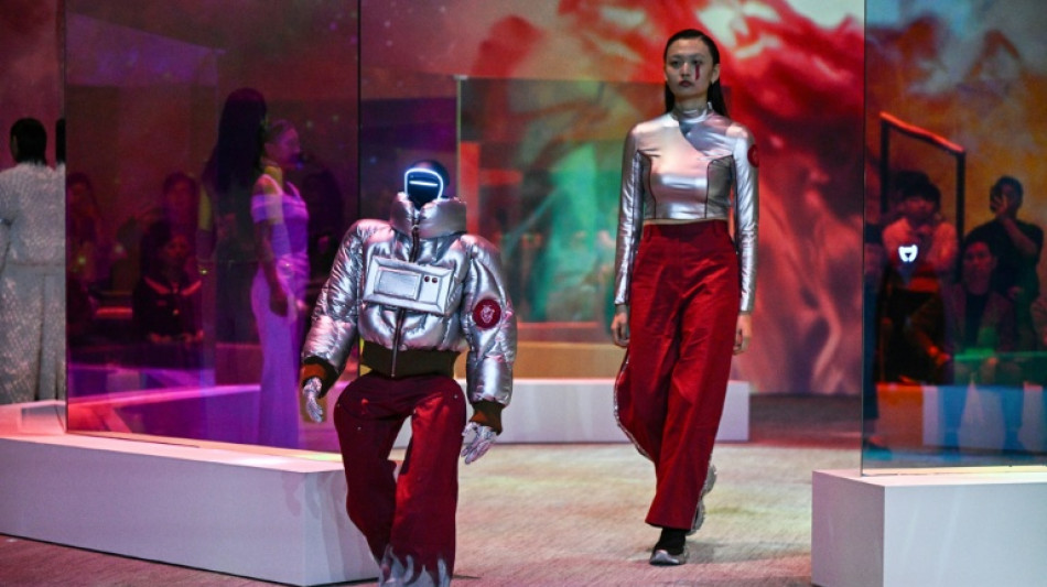 "Les robots ont besoin d'&ecirc;tre habill&eacute;s": la mode rencontre la tech &agrave; S&eacute;oul
