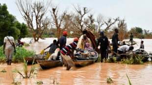 Au Niger, la capitale Niamey encercl&eacute;e par les eaux