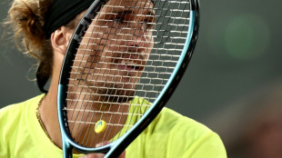 Zverev vence Shelton em Stuttgart e volta a uma final na grama ap&oacute;s 8 anos