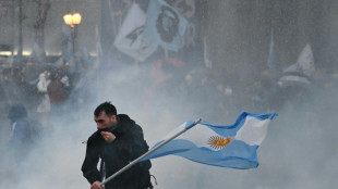 Protesto contra projeto de lei termina em confronto na Argentina