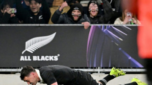 New Zealand struggle past under-strength France 31-27